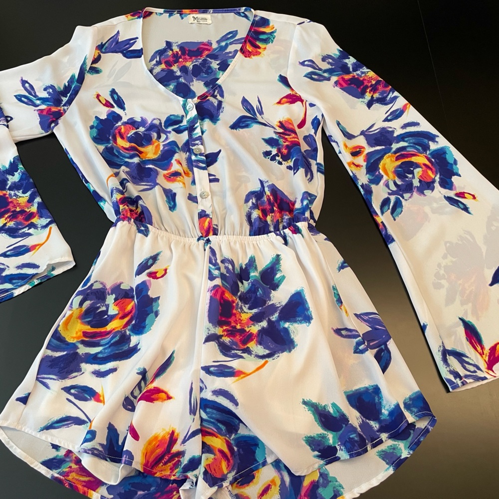 Ladies Mumu romper. Long sleeve. Excellent condition. Size Medium. - Picture 4 of 5
